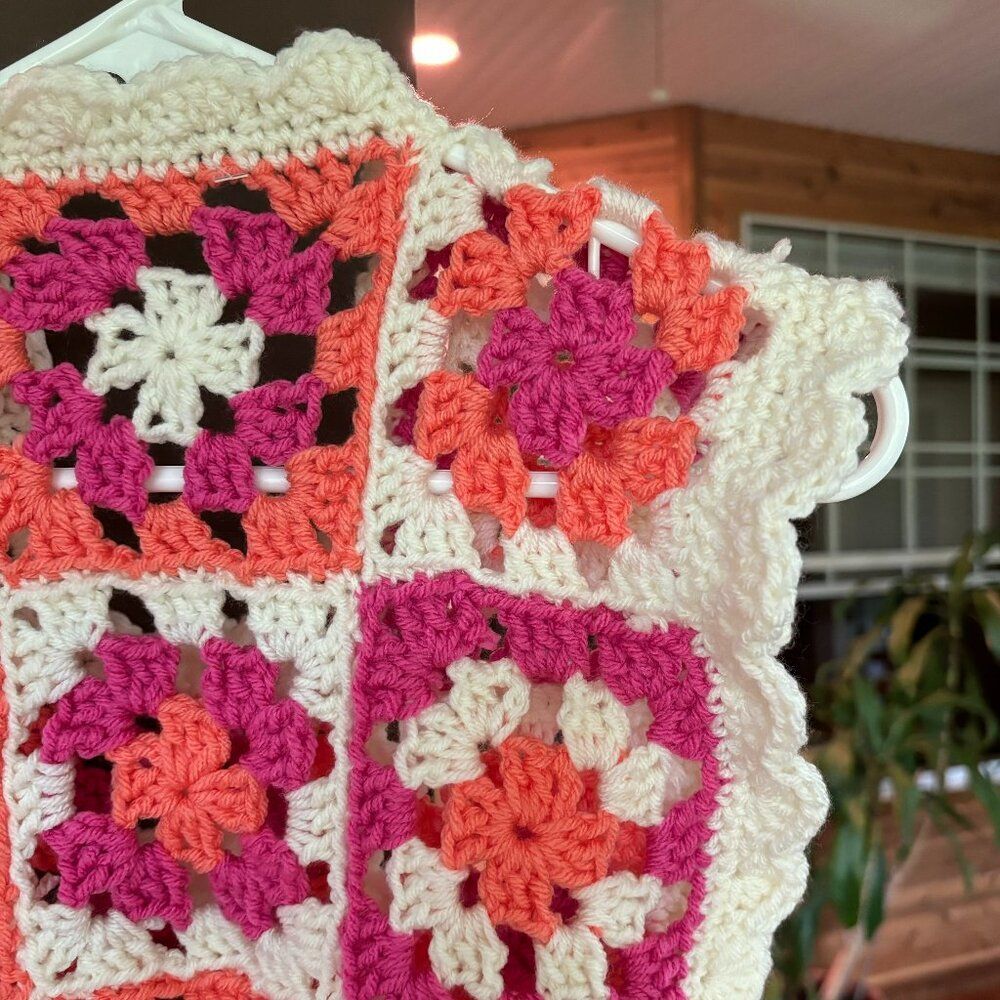 Vest Women S/M Granny Square Pink Orange White Crochet Light Spring - Picture 4 of 13